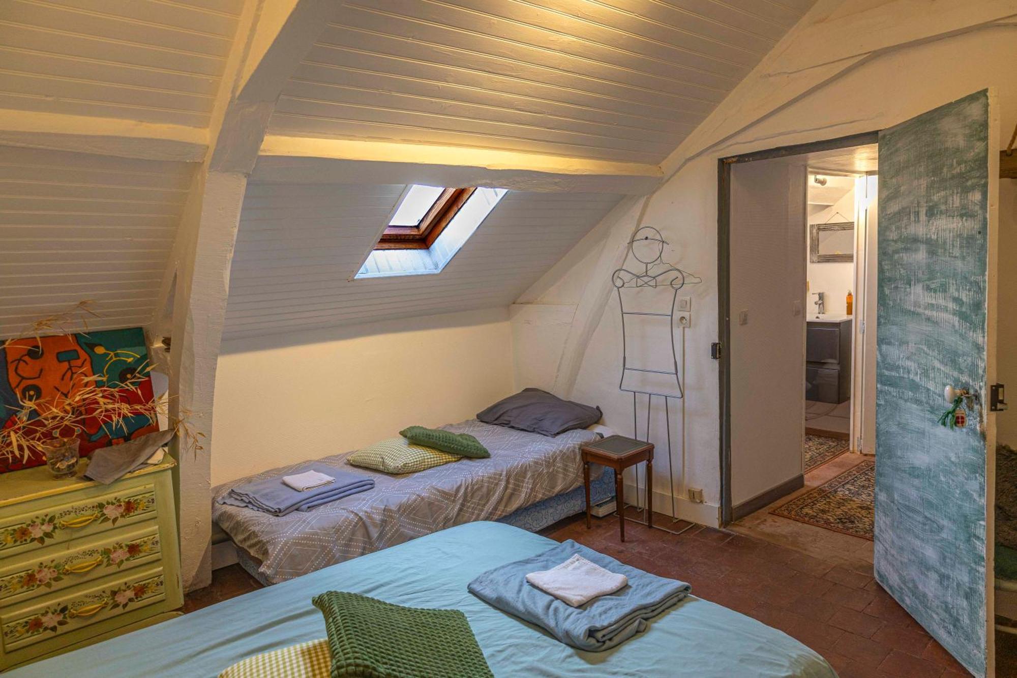 Chambre D'Hotes Les Jardins De Marie, Sci Charles III Bernay  Exteriér fotografie